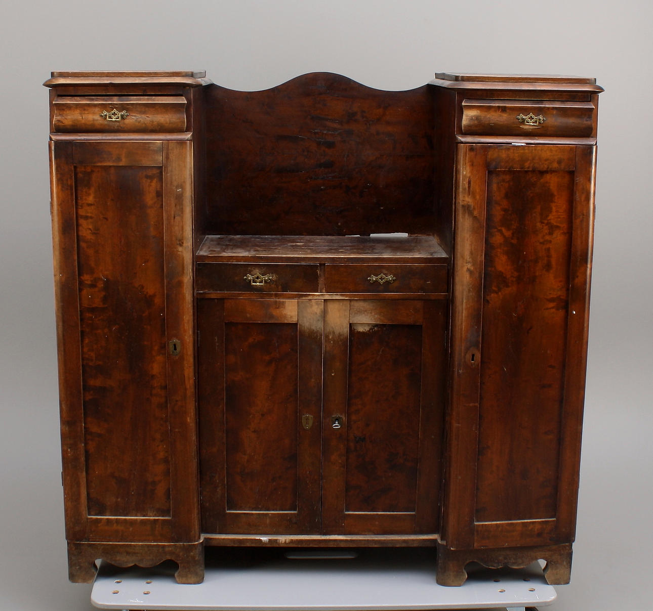 SKÄNKSKÅP, trä, 1800-/1900-tal.