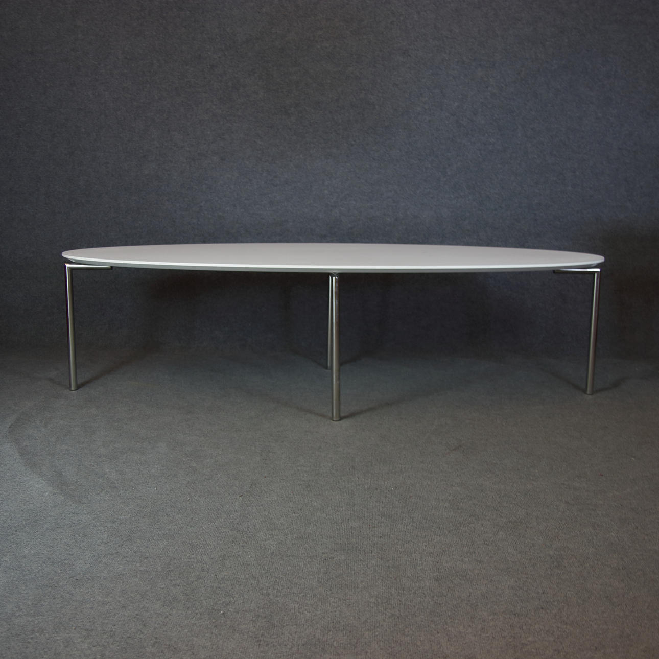 SOFFBORD, ellipsformat, kromade ben, nutida.