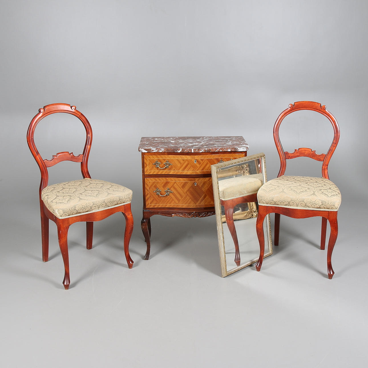 HALLMÖBEL, 4 delar, rokokostil, 1900-talets andra hälft.