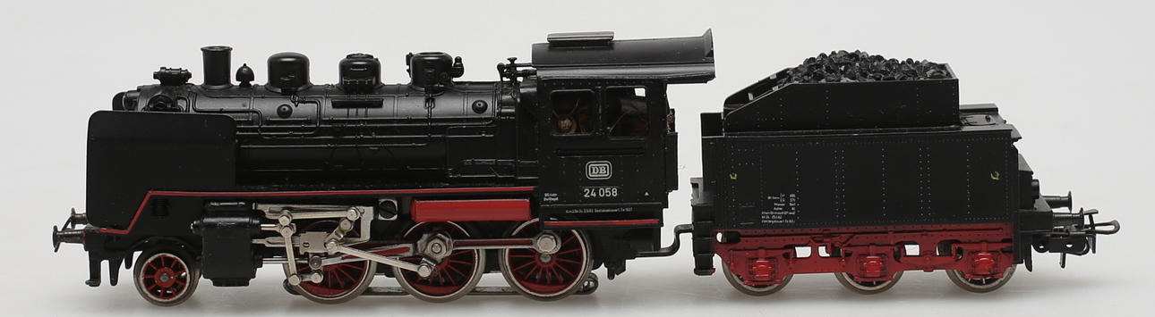 MODELLTÅG MÄRKLIN 24058 ånglok med kolvagn.