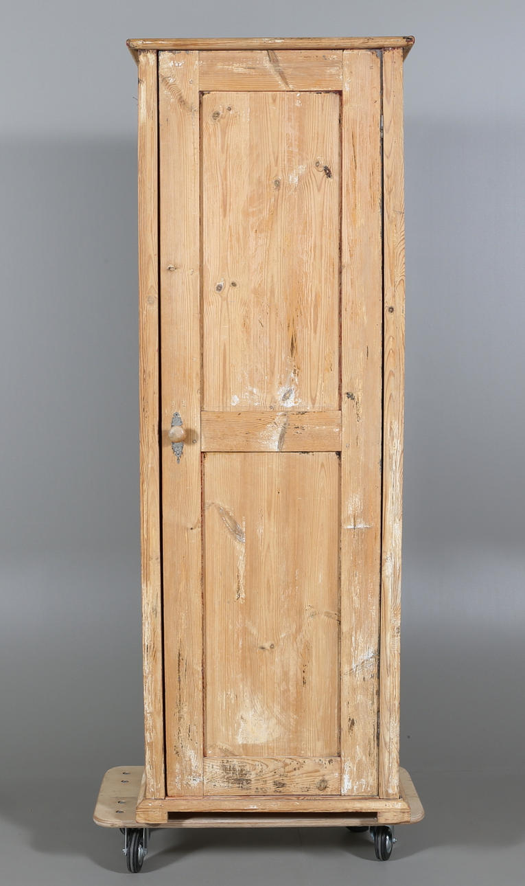 ALLMOGESKÅP, avlutat, 1900-talets början.