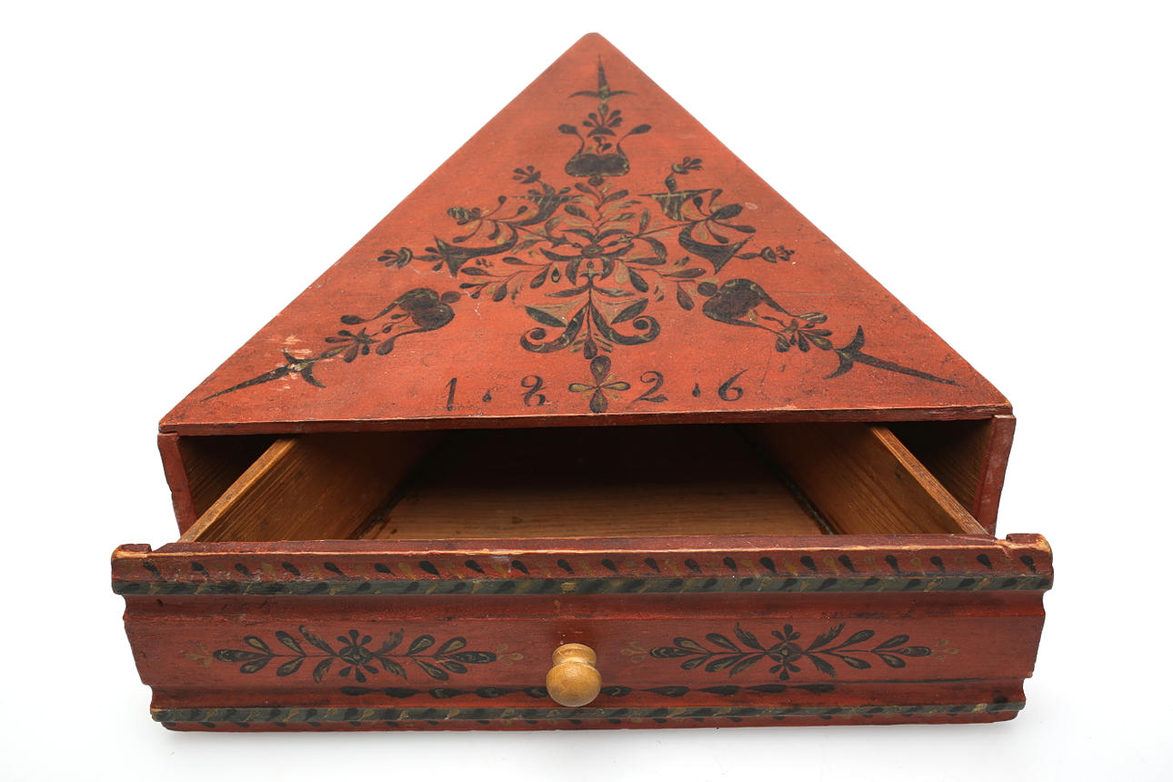 FÄSTMÖSKRIN, Bemålat trä, 1826.