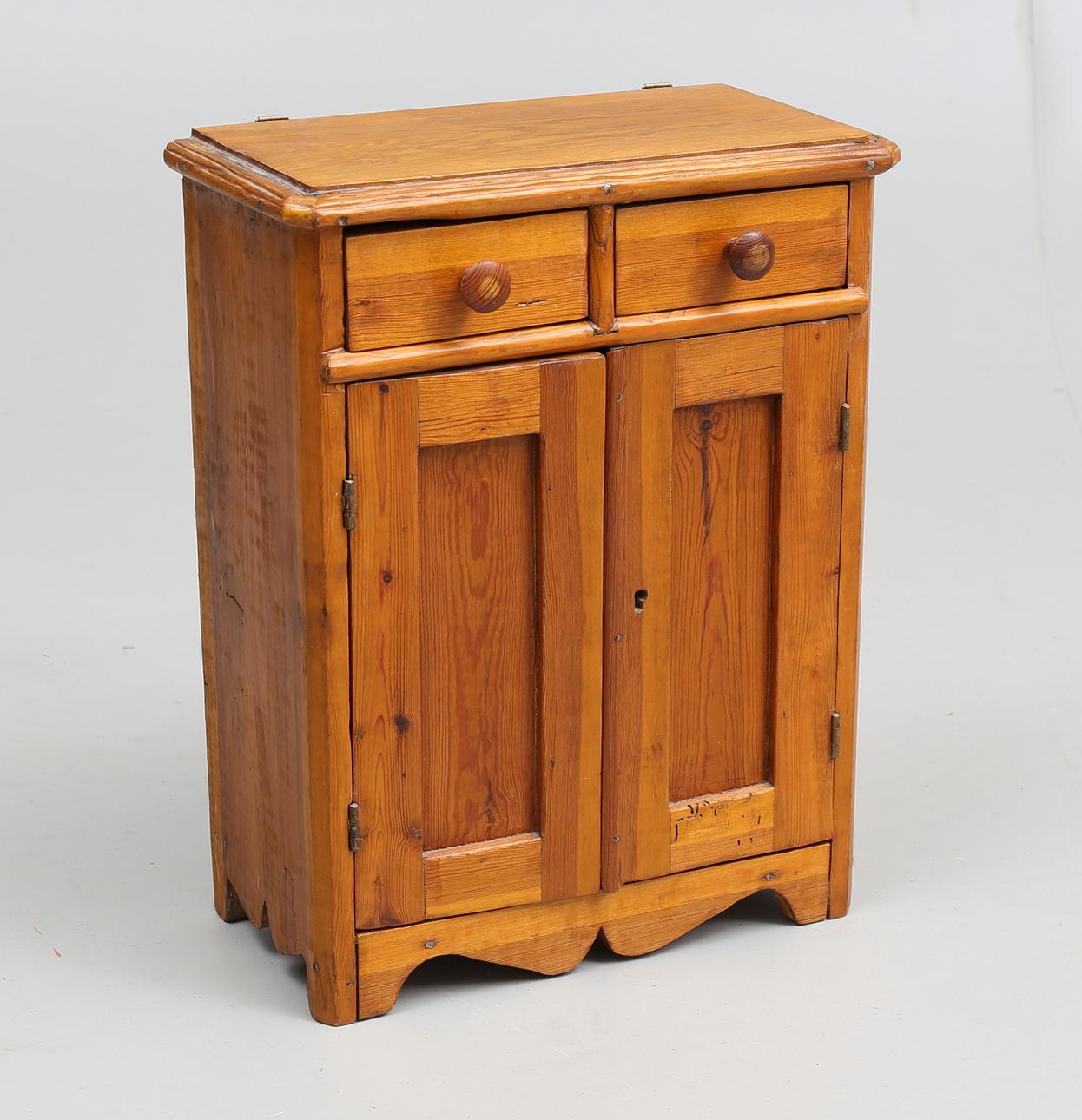 MINIATYRSKÄNK, 18/1900-tal.