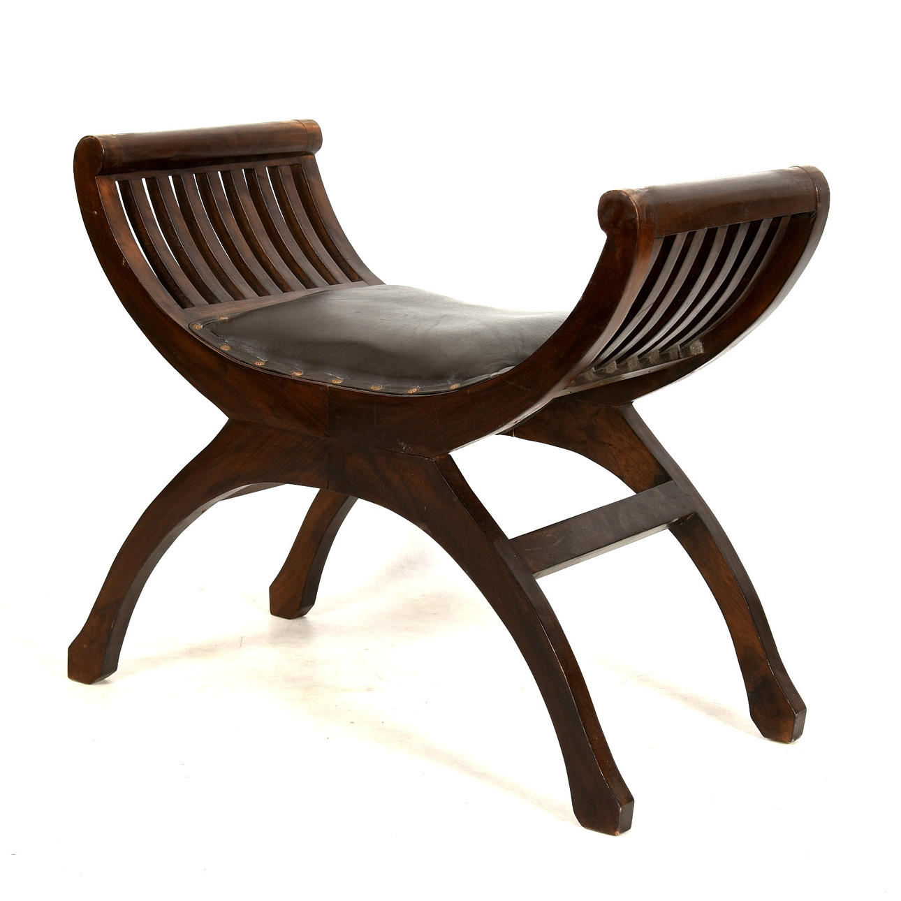 TABURETE CON FUNDA GALON, década de 1900.