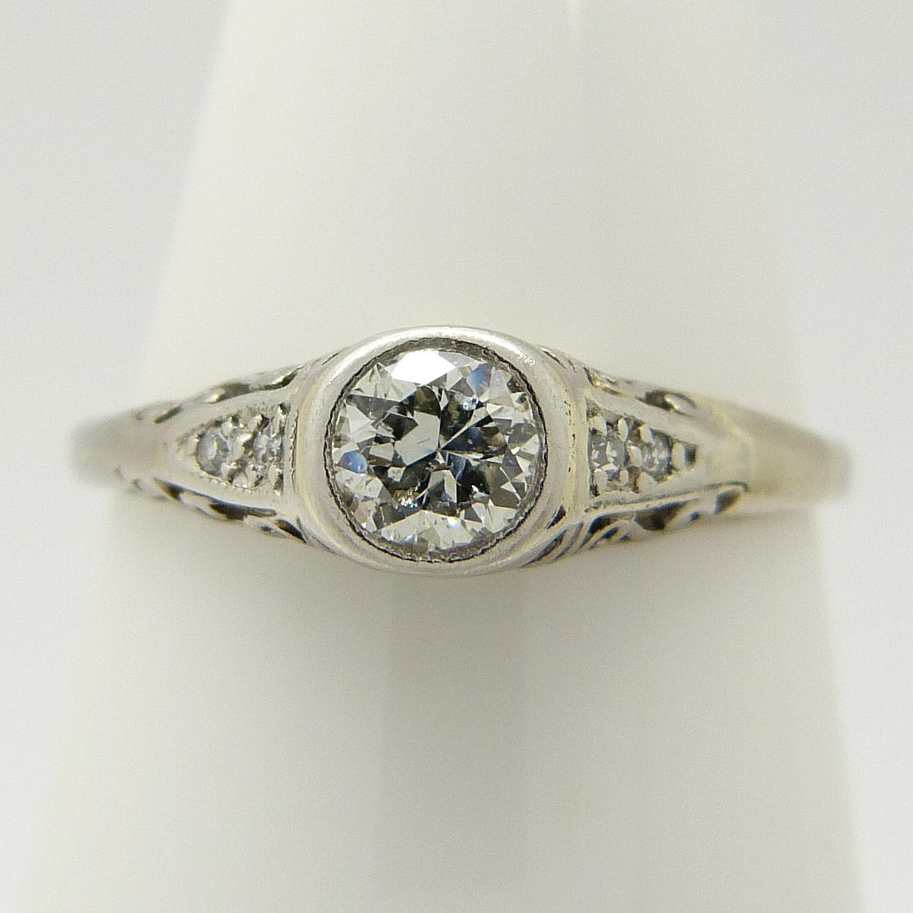 VINTAGE DIAMOND RING.