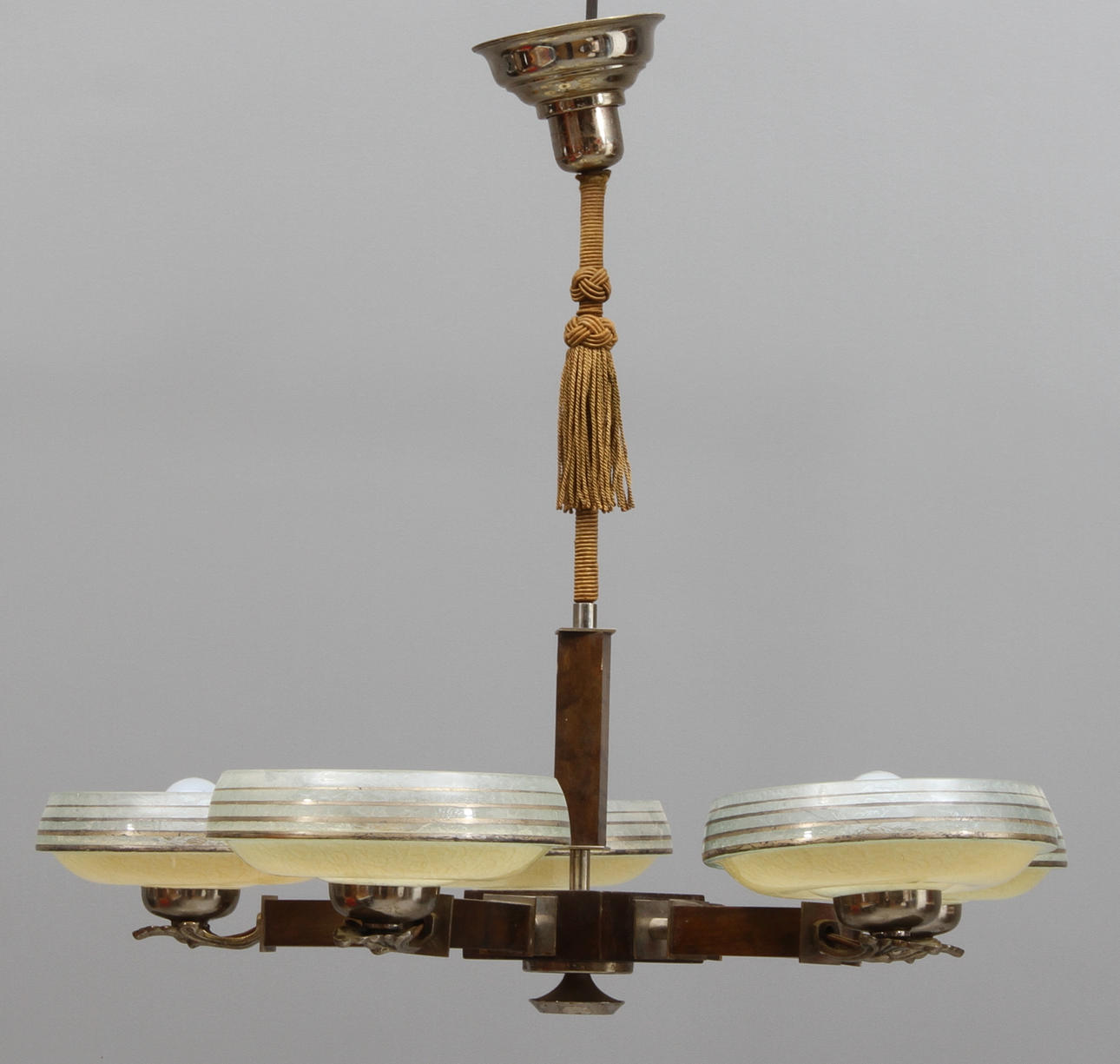 TAKLAMPA, funkis, 1900-talets först del.