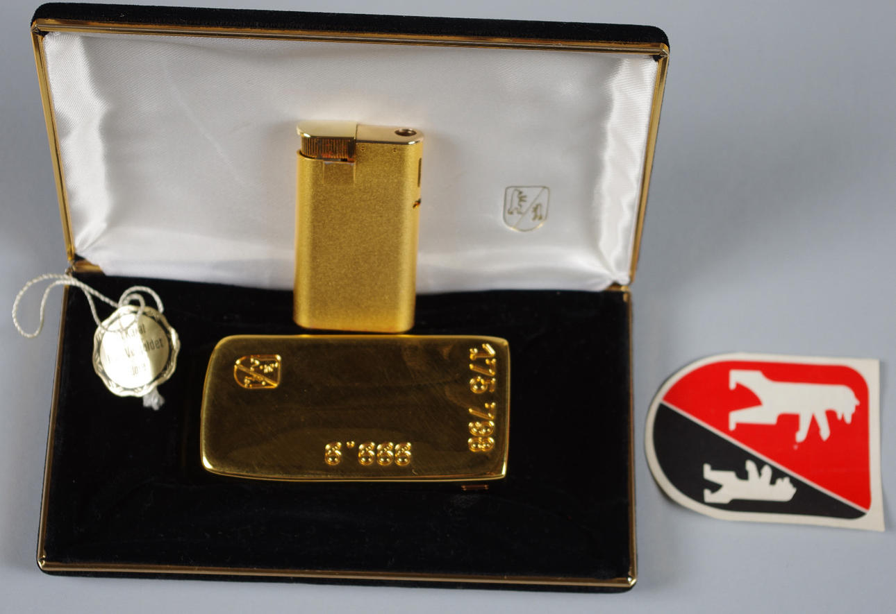 CIGARETTÄNDARE i fordral, förgylld, Berendsohn AG.