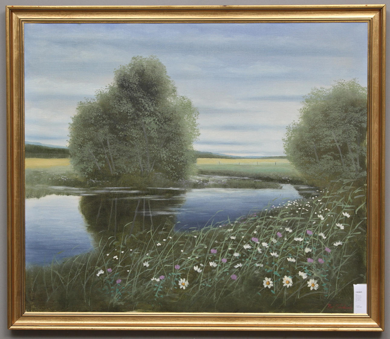 PER CEDERBANK. Sommarlandskap med sjö och äng. Olja på duk. Signerad.