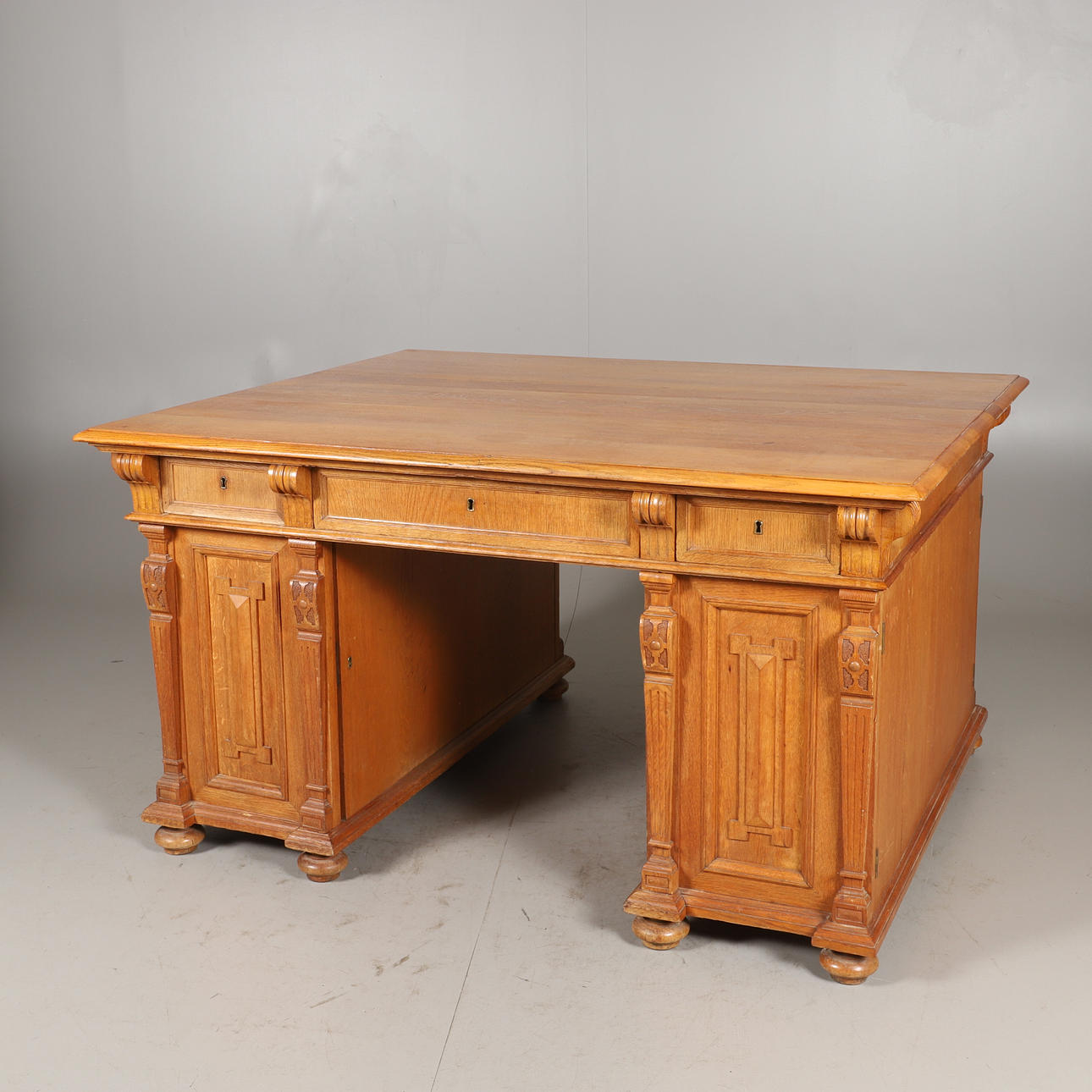 DOPPELTER SCHREIBTISCH, Eiche, New Renaissance.