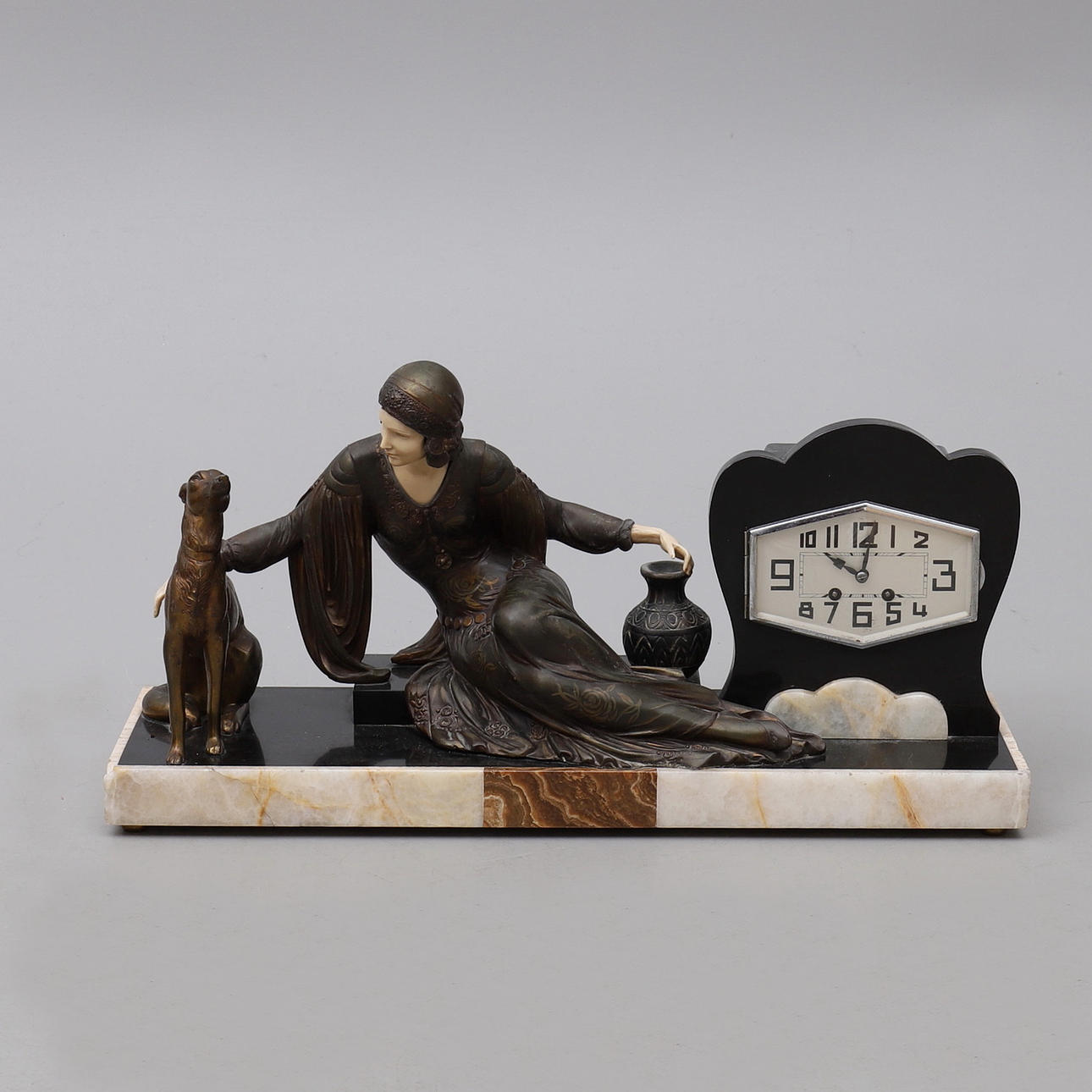 BORDSPENDYL, ART DÉCO.