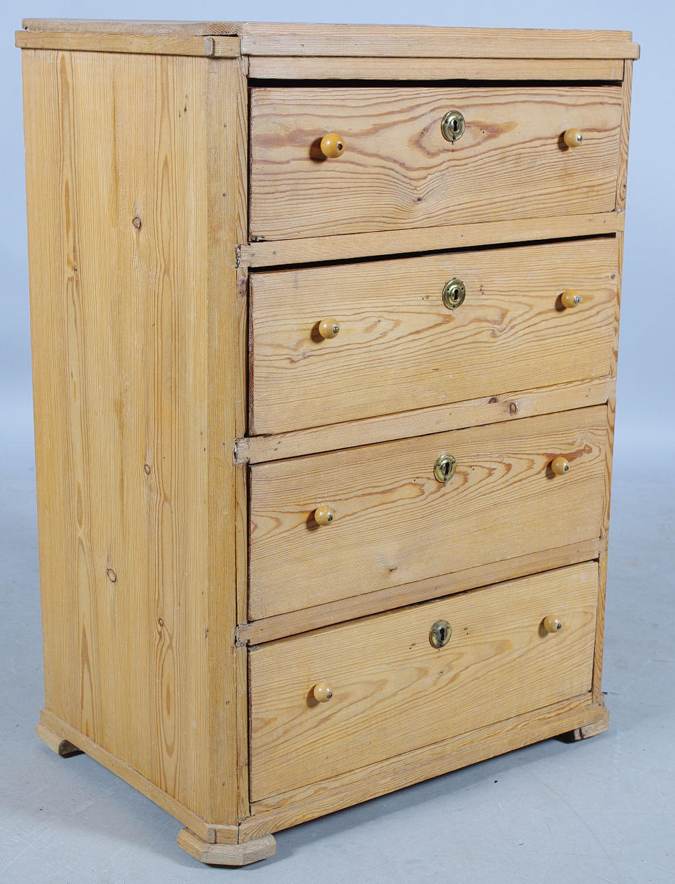 BYRÅ, 4-lådig, fur, tidigt 1900-tal.