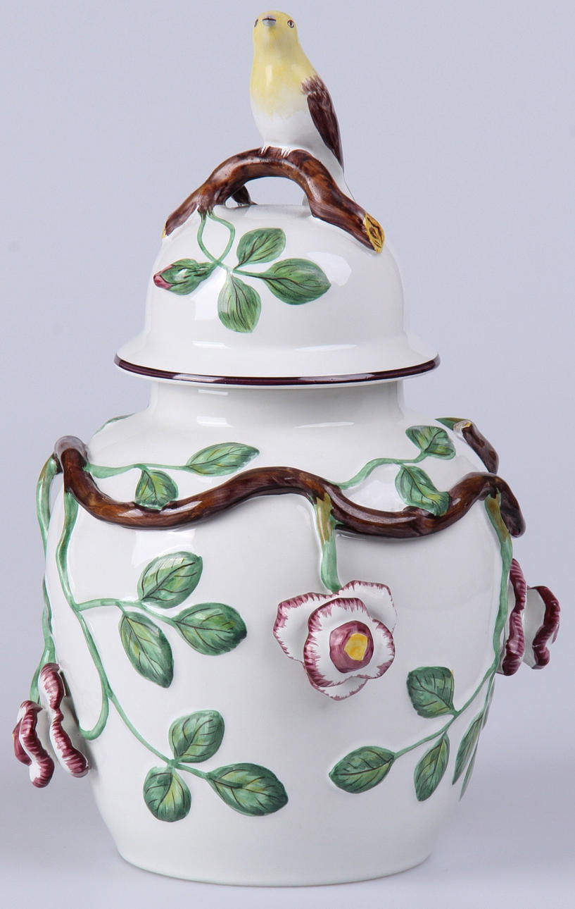 LOCKURNA, Flintgods, Rokokostil, "Rörstrandia", Rörstrand, 1900-talets första hälft.