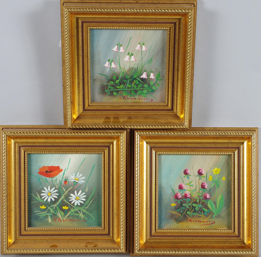 VIKTOR RASMUSSEN. Blomsterstilleben, 3 stycken, olja på pannå, signerade V Rasmussen.