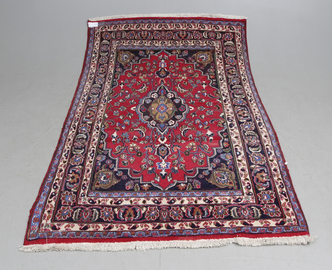 ORIENTMATTA 214X142 cm 1900-talets mitt.