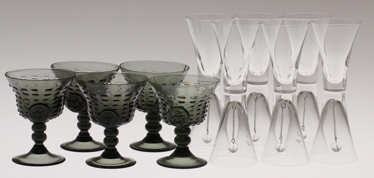 SNAPSGLAS 6 st, VINGLAS 5 st, 1900-tal, vinglasen märkta CM.