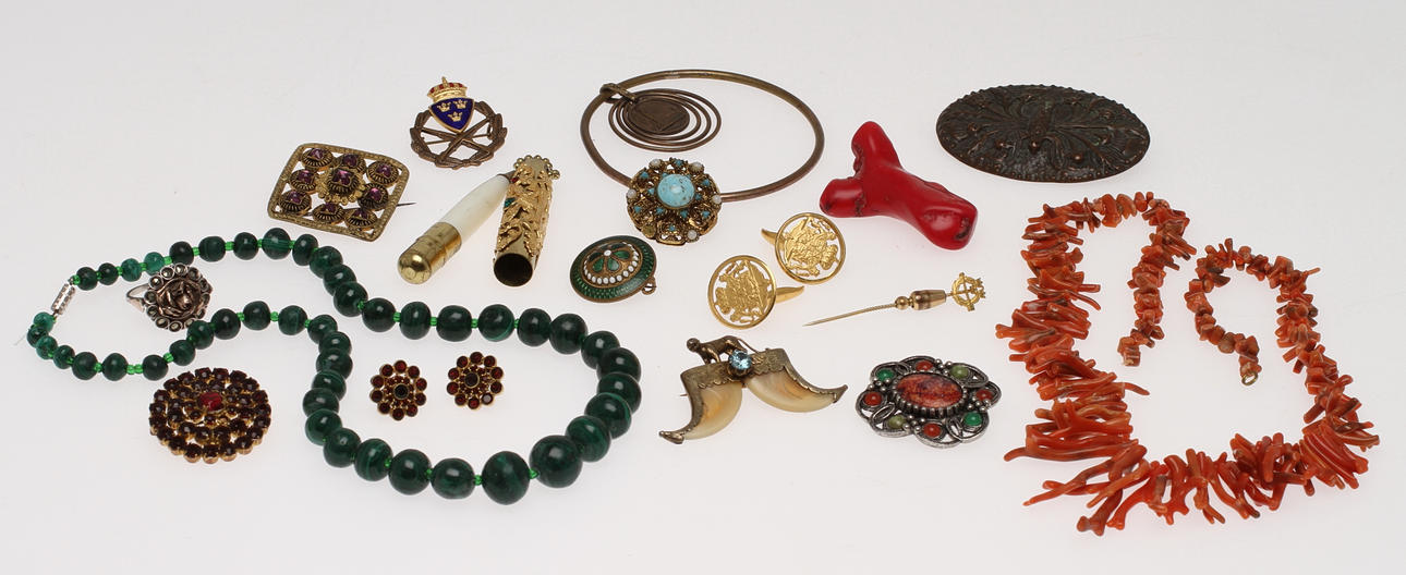 PARTI SMYCKEN med mera, 17 delar, 1900-tal.