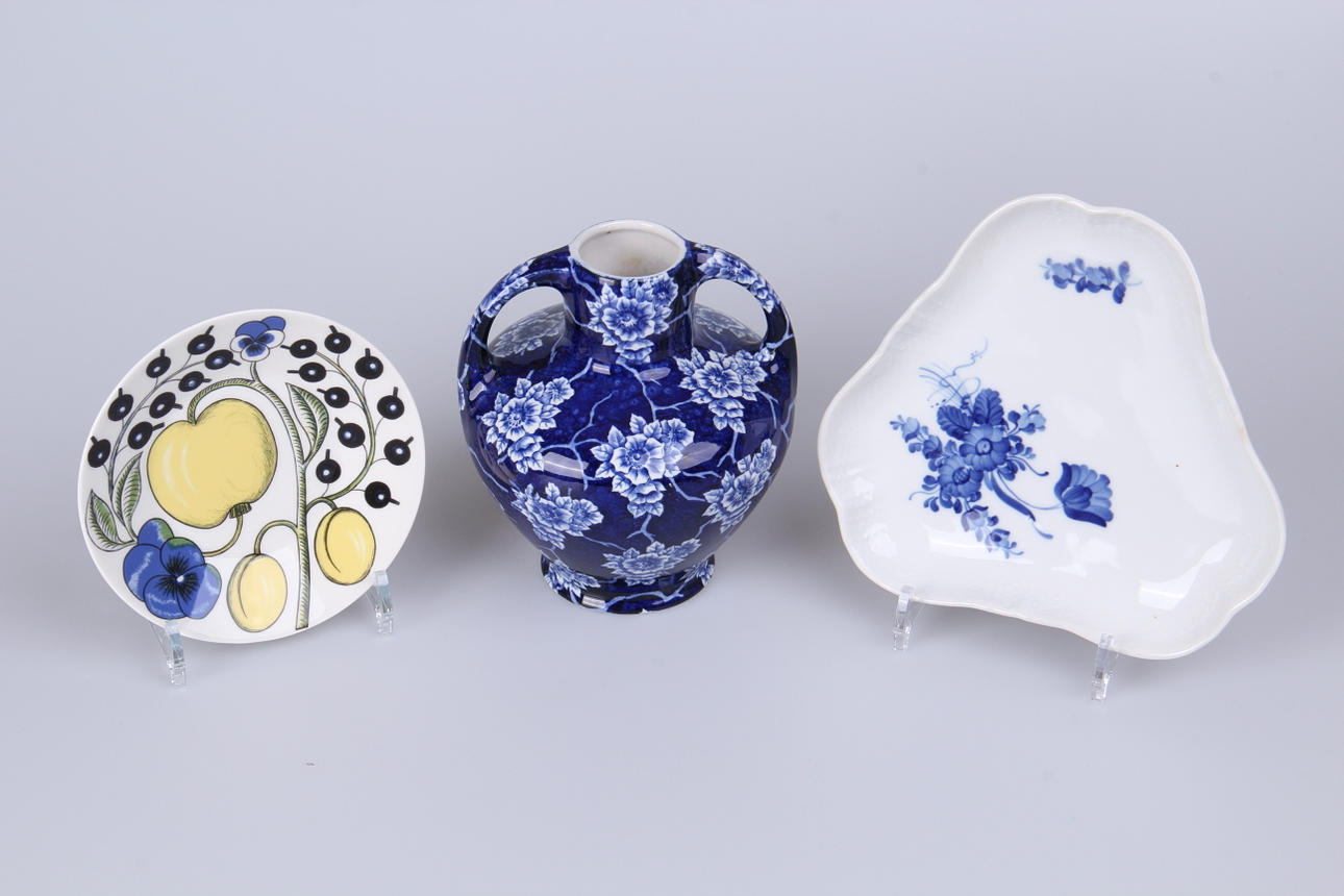 VAS, samt FAT, 3 delar, Royal Copenhagen, Arabia, Rörstrand.