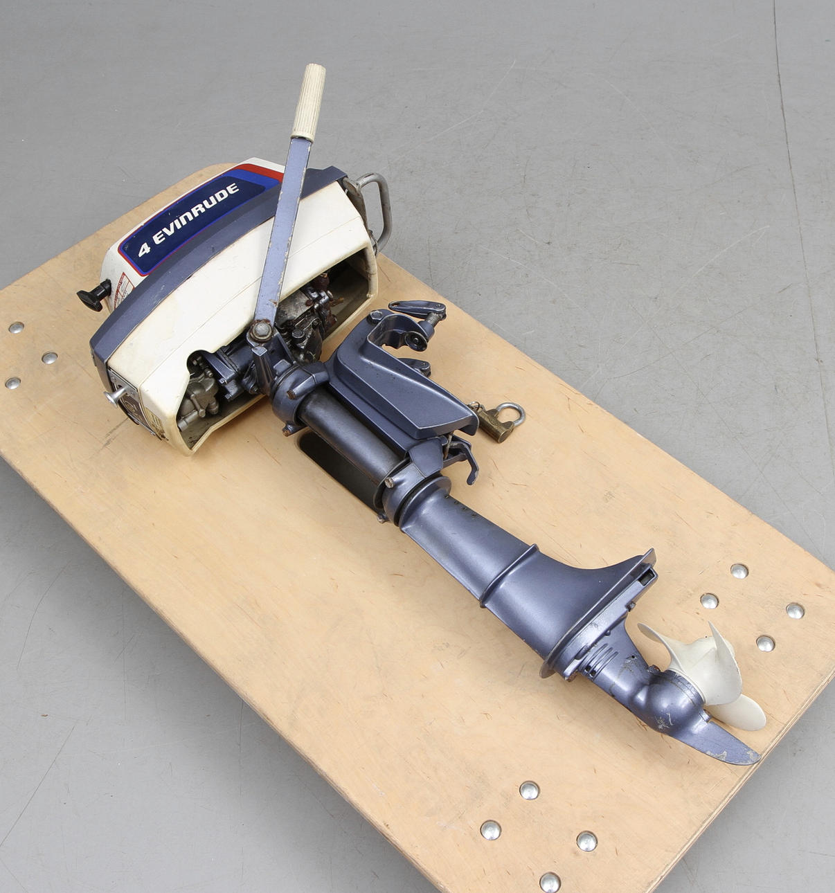 BÅTMOTOR Evinrude 4 1970-tal.