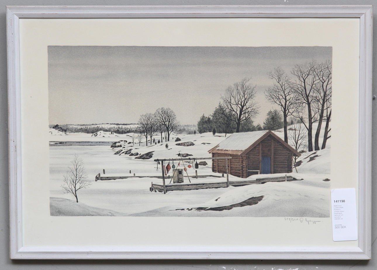 REINHOLD LJUNGGREN. Fiskebod i vinterlandskap- Färglitografi. Signerad och numrerad 209/360.
