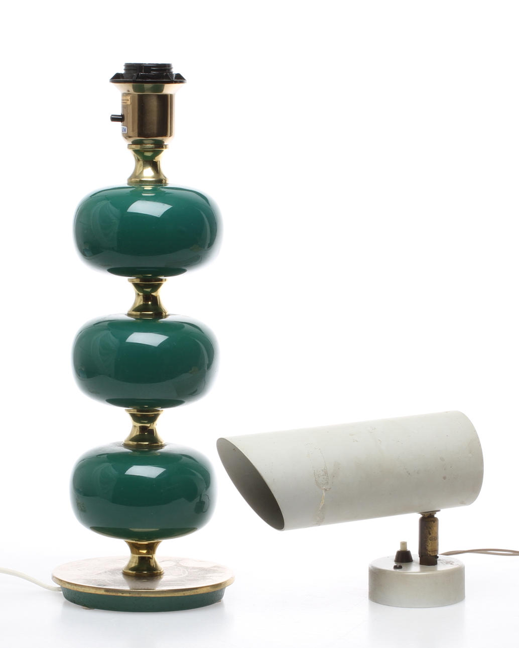 BORDSLAMPA samt VÄGGARMATUR, Bl a AB Stilarmatur, Tranås, 1970-tal.