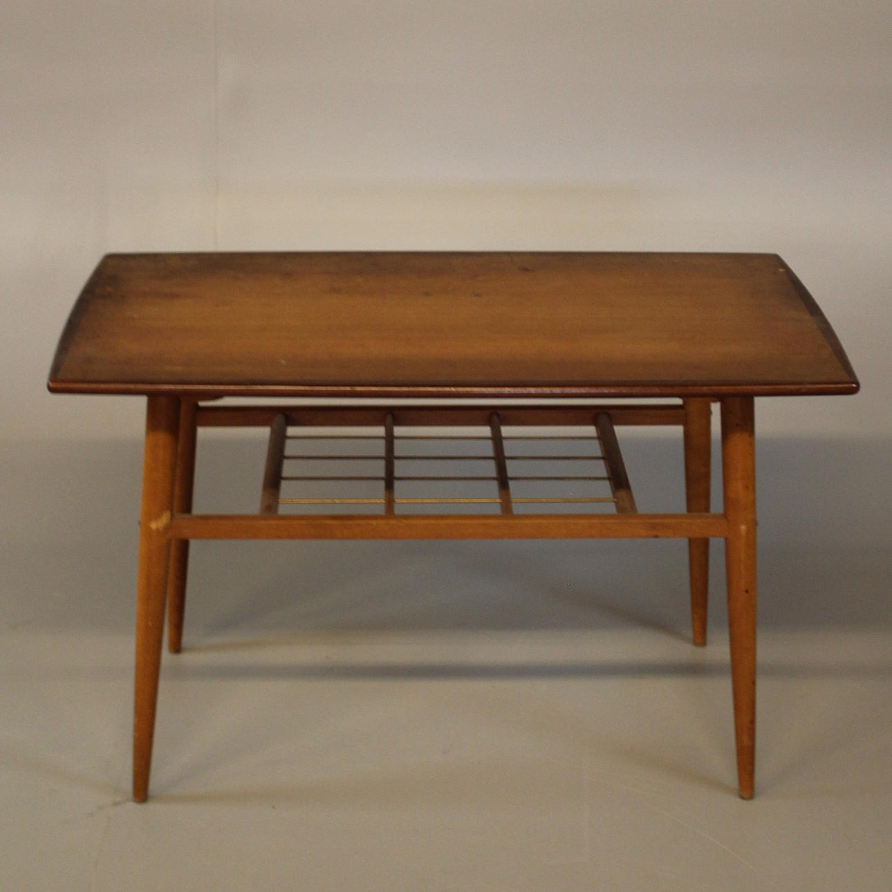 SOFFBORD, teaktræ med underhylde.