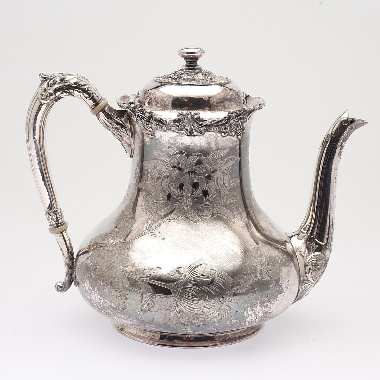 KAFFEKANNA, nysilver, rokokostil.