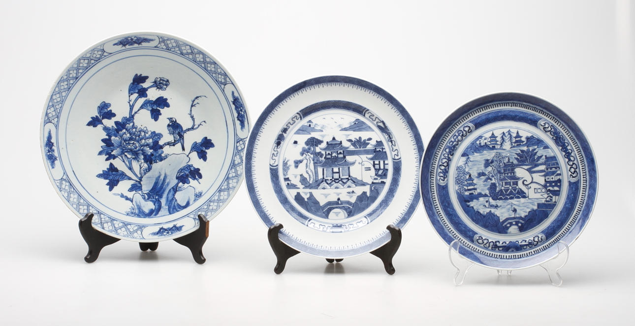 FAT OCH TALLRIKAR, 3 st, blåvita, Kina.