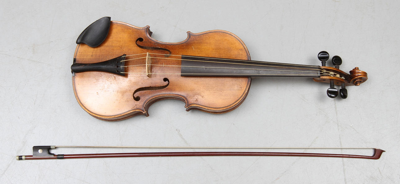 FIOL med STRÅKE, 1900-talets första hälft.