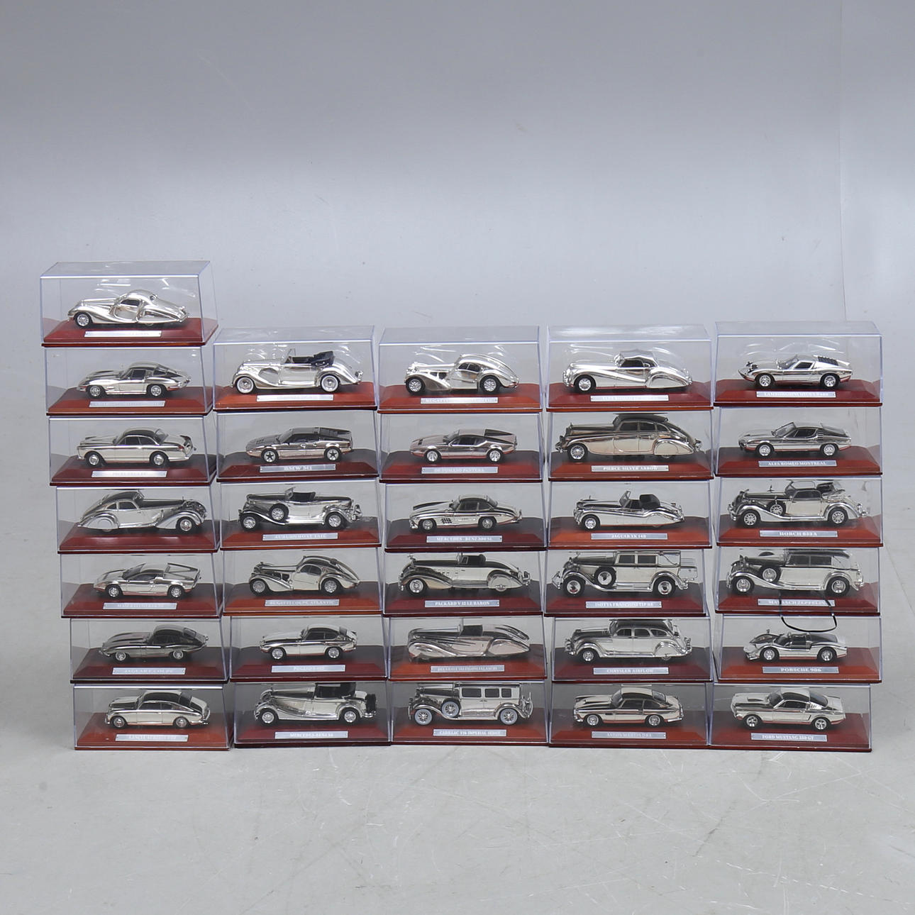 CARS, 31 pcs, Silver-Cars Collection, Editions Atlas. Toys - Auctionet