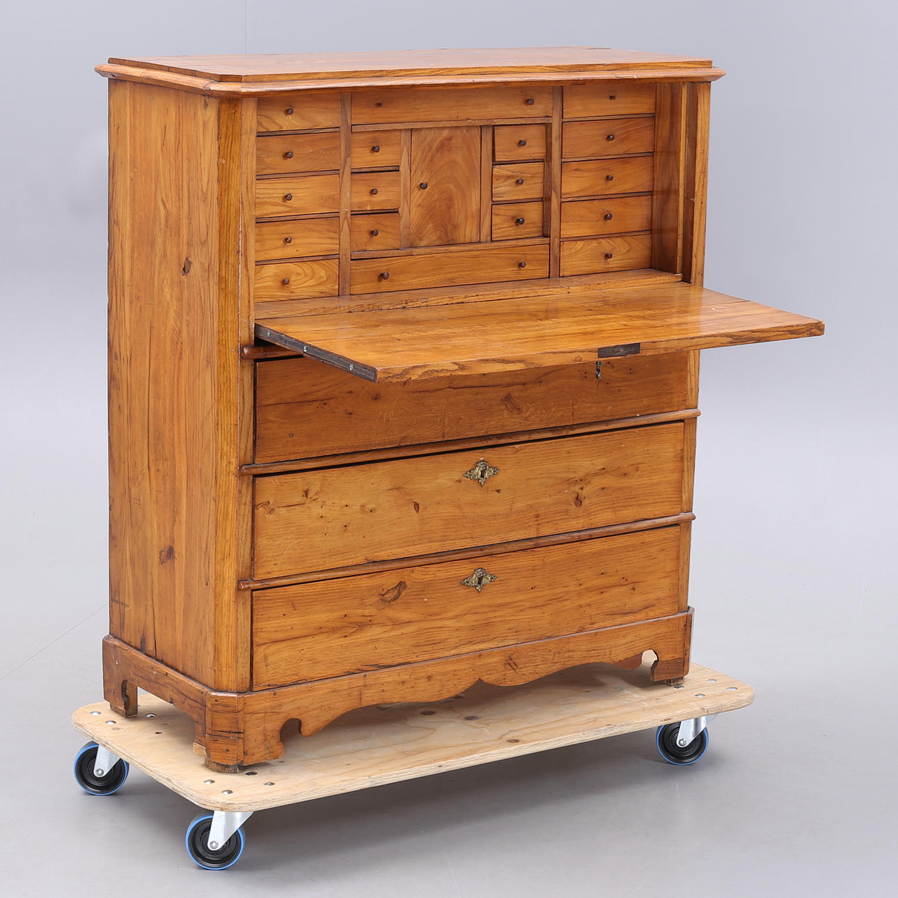 CHIFFONJÉ, 1800-tal.