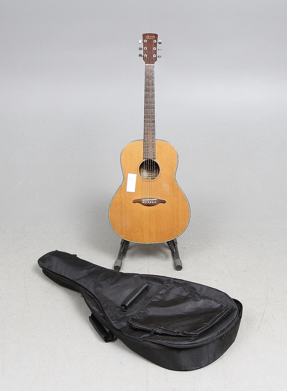 HALVAKUSTISK GITARR, 1R300, Ibanez.