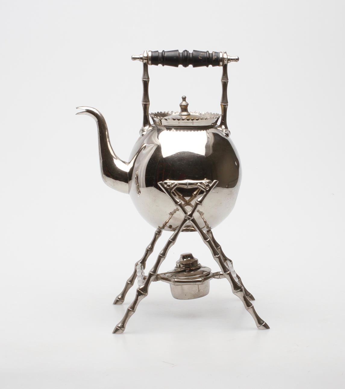 TEKÖK, vitmetall, England, 1900 talets början.