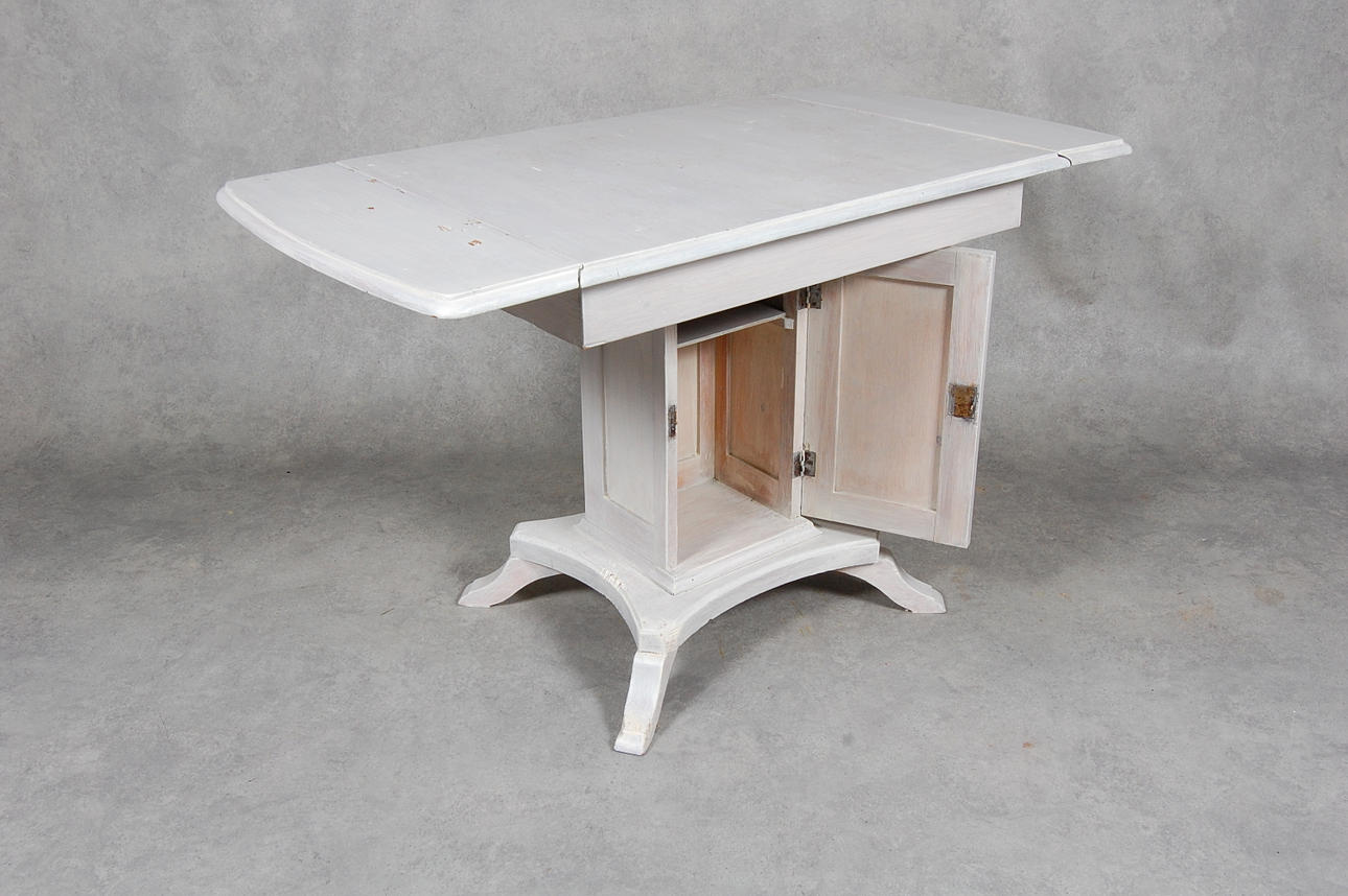 BORD, med klaffar, skåp, empirestil, 1900-tal.