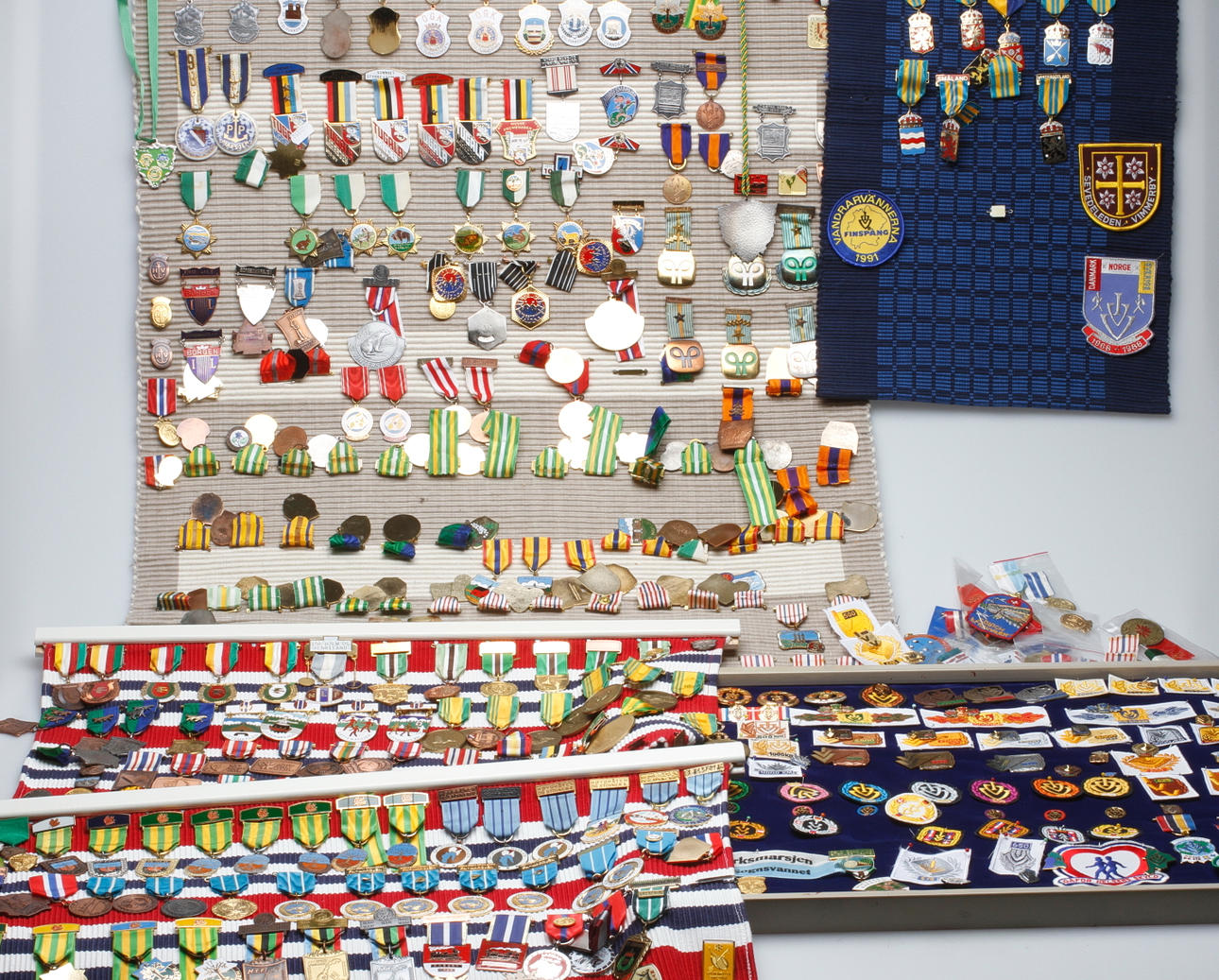 MEDALJER OCH MÄRKEN, mestadels vandring Norge, 1900 tal.