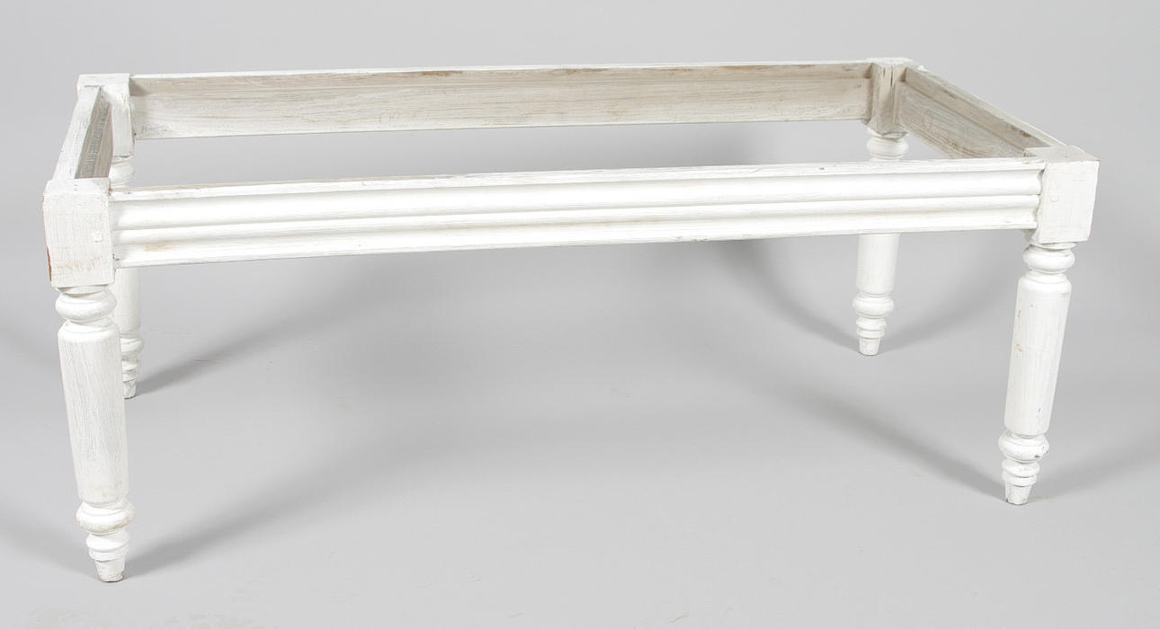 PALLUNDERREDE, vitmålat, gustaviansk stil.