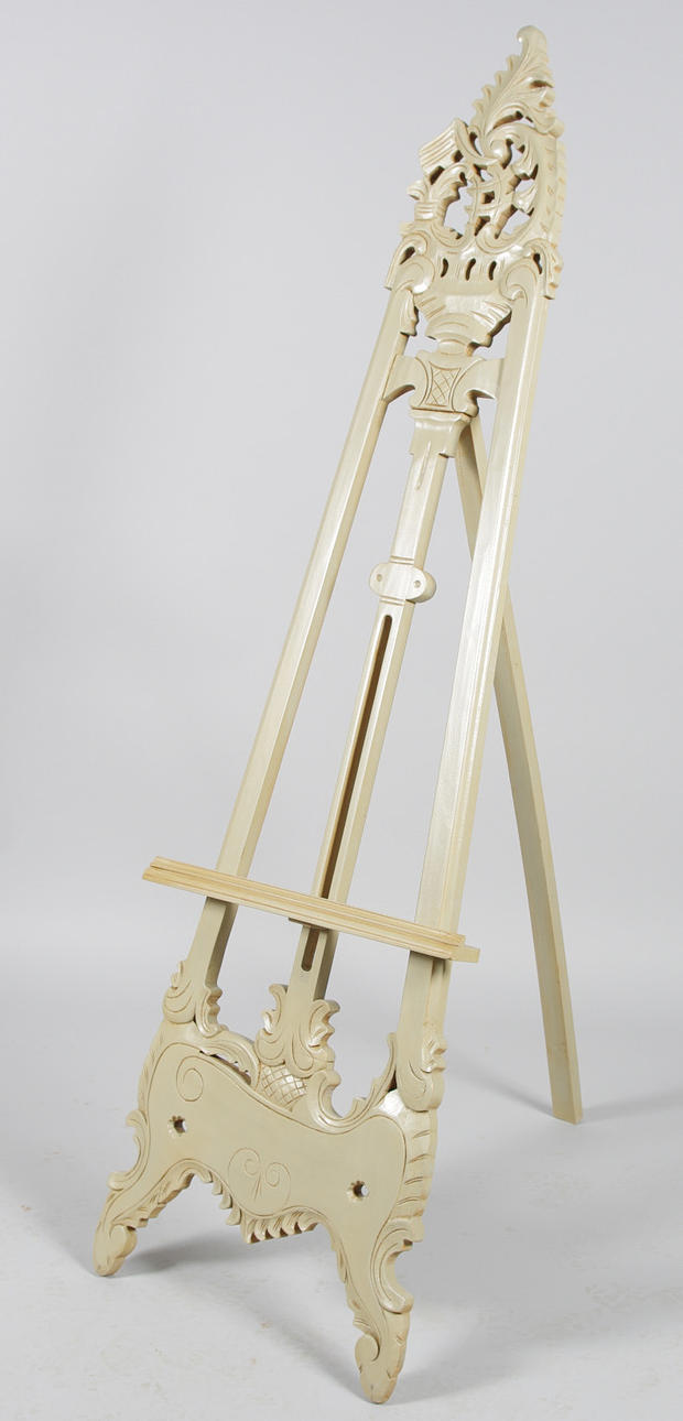 STAFFLI, gråmålat, rokokostil.