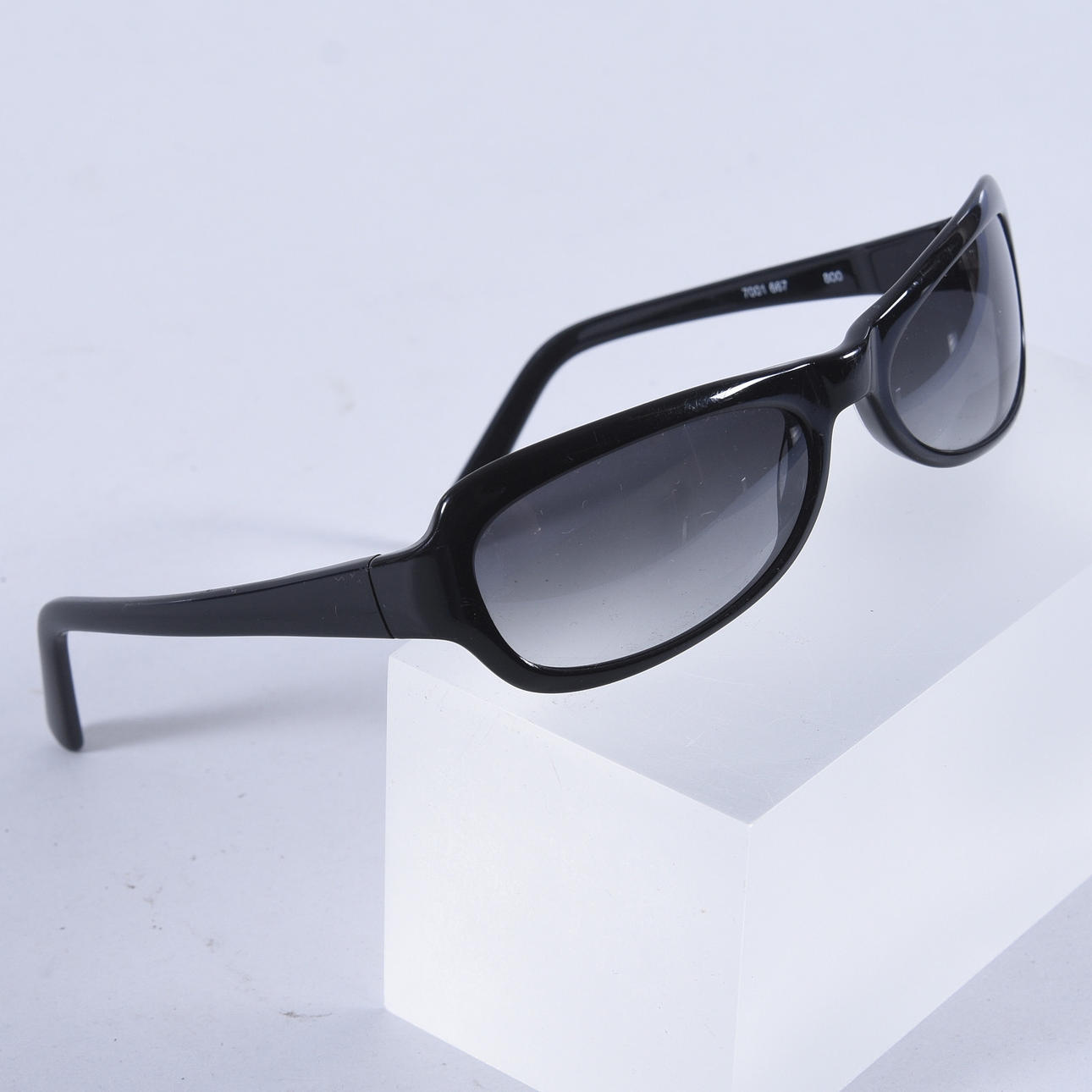 GAFAS DE SOL, Massimo Dutti, España.