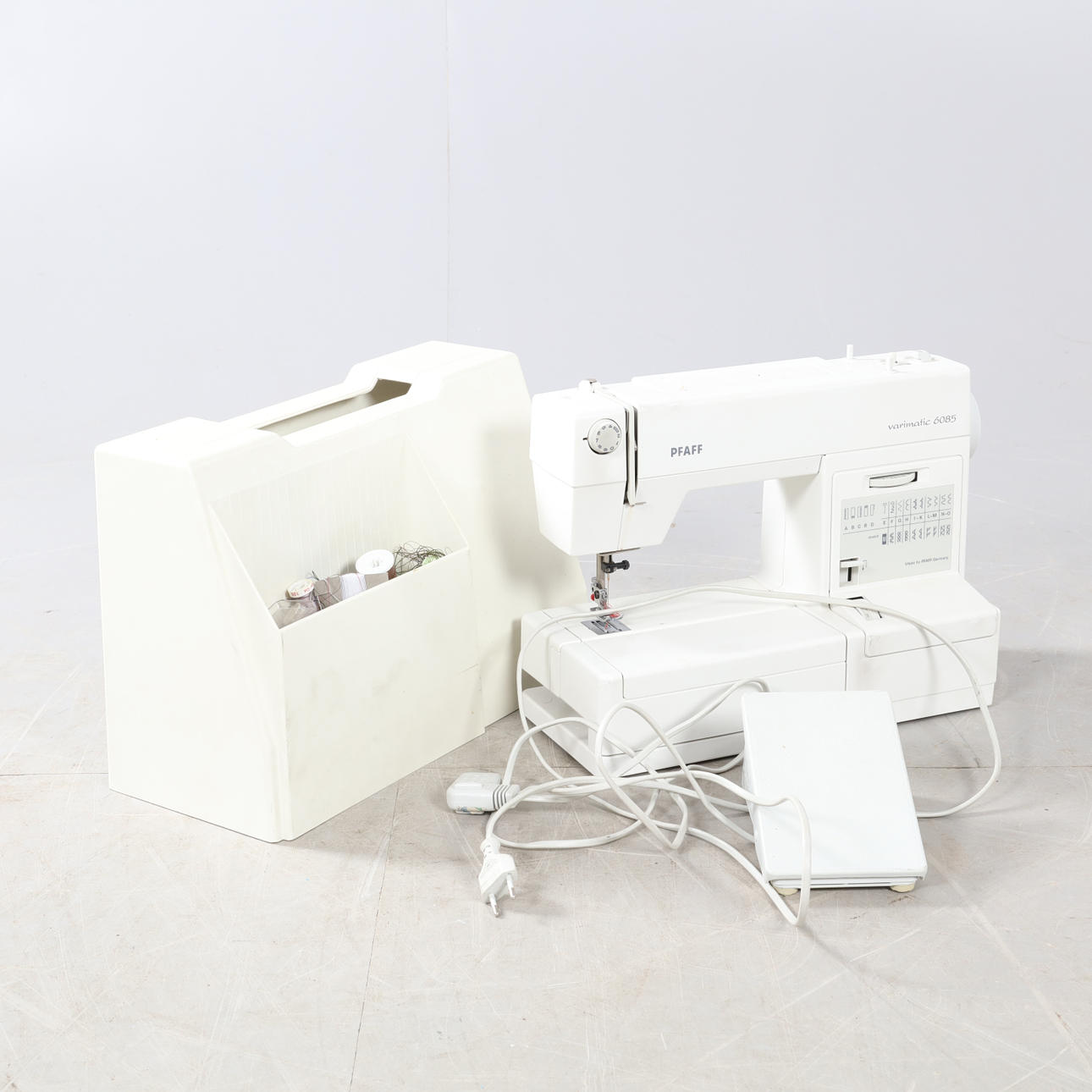 SEWING MACHINE, PFAFF Varimatic 6085.