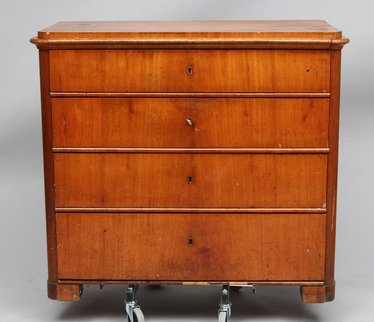 BYRÅ, med fyra lådor, 1800-tal.