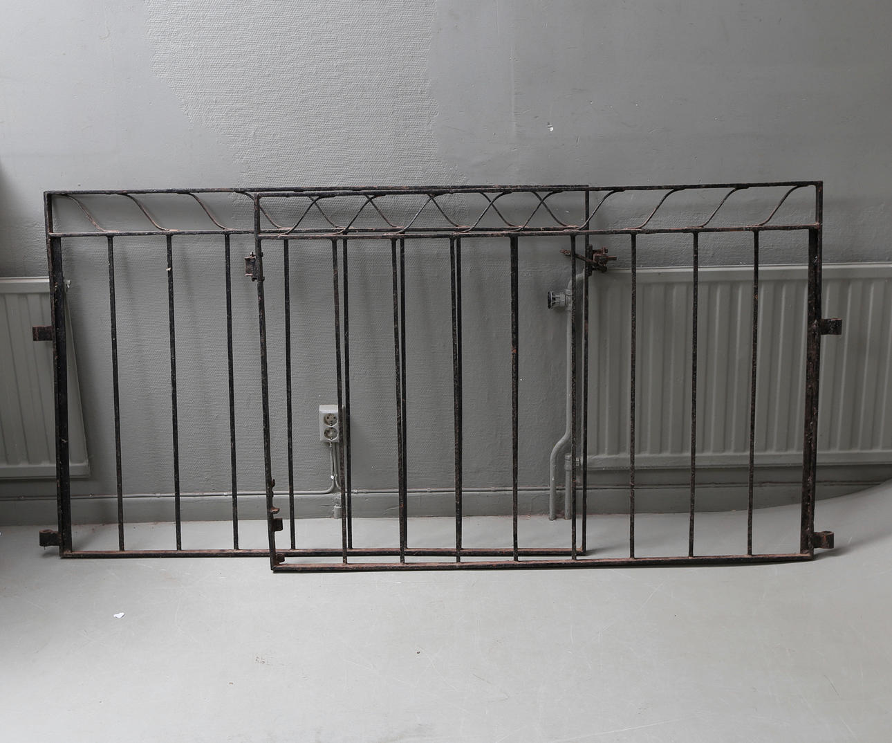 DUBBELGRIND, metall, 1900-tal.