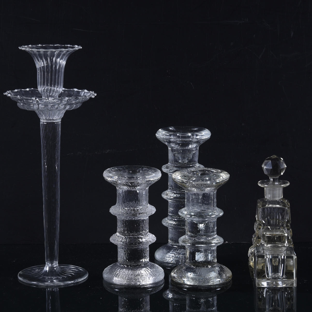 GLASFÖREMÅL, 6 delar, 1900-tal.