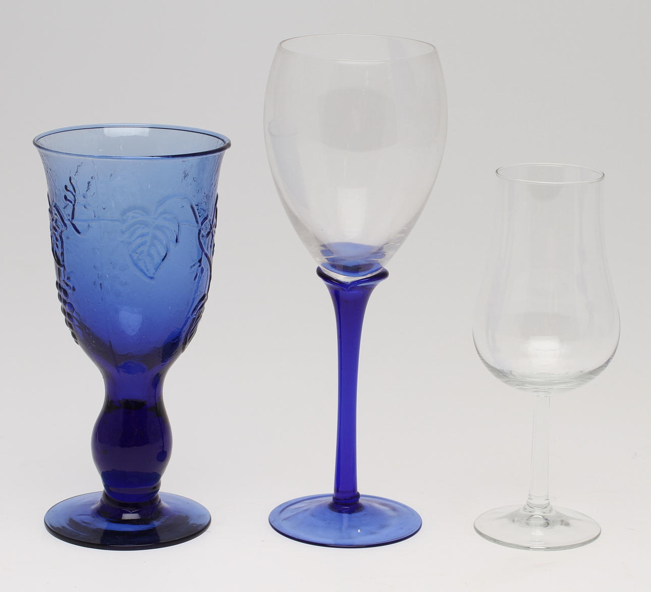 PARTI GLAS, 24 delar, bland annat vinglas. 19/2000-tal.