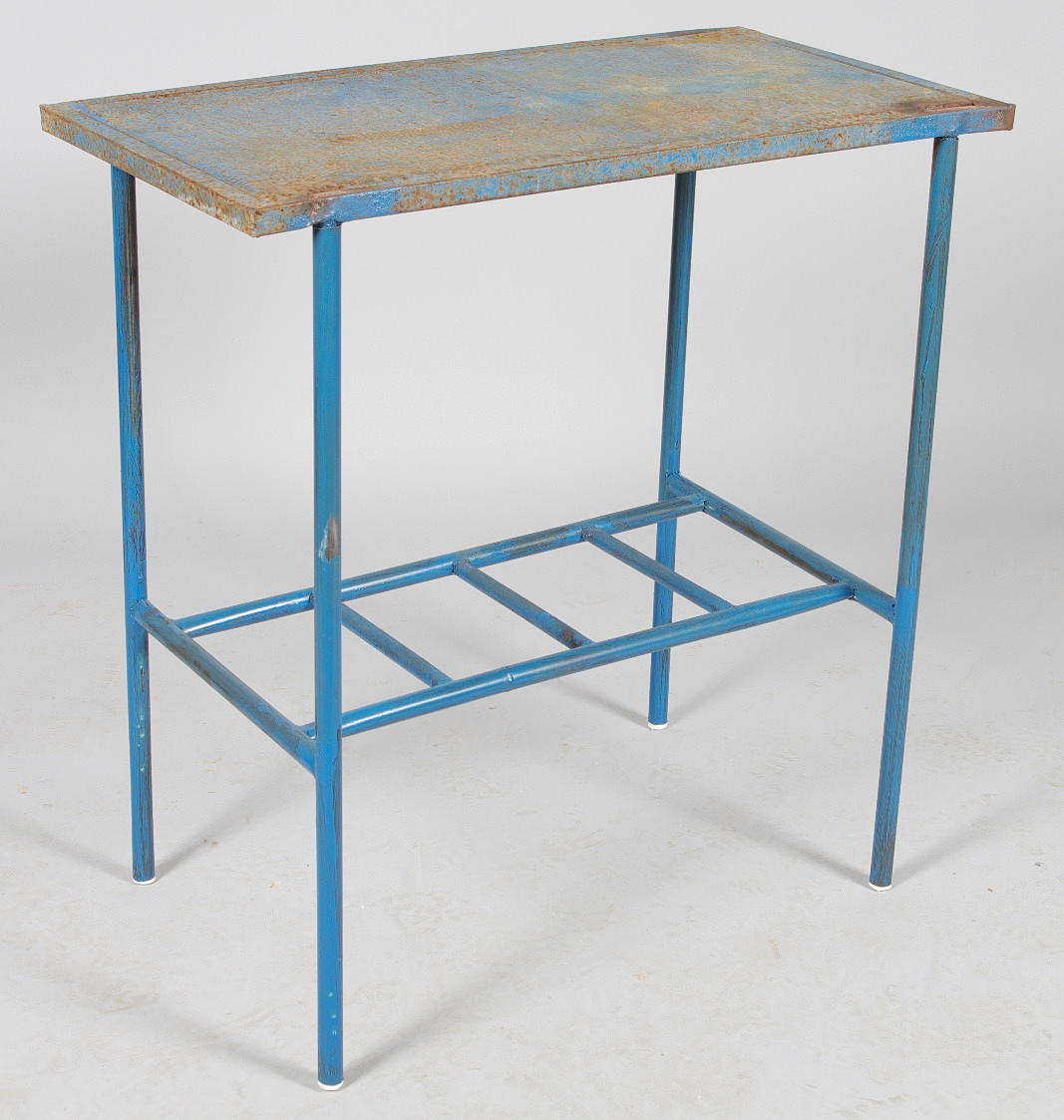 BLOMSTERBORD, blåmålad metall, 1900-talets mitt.