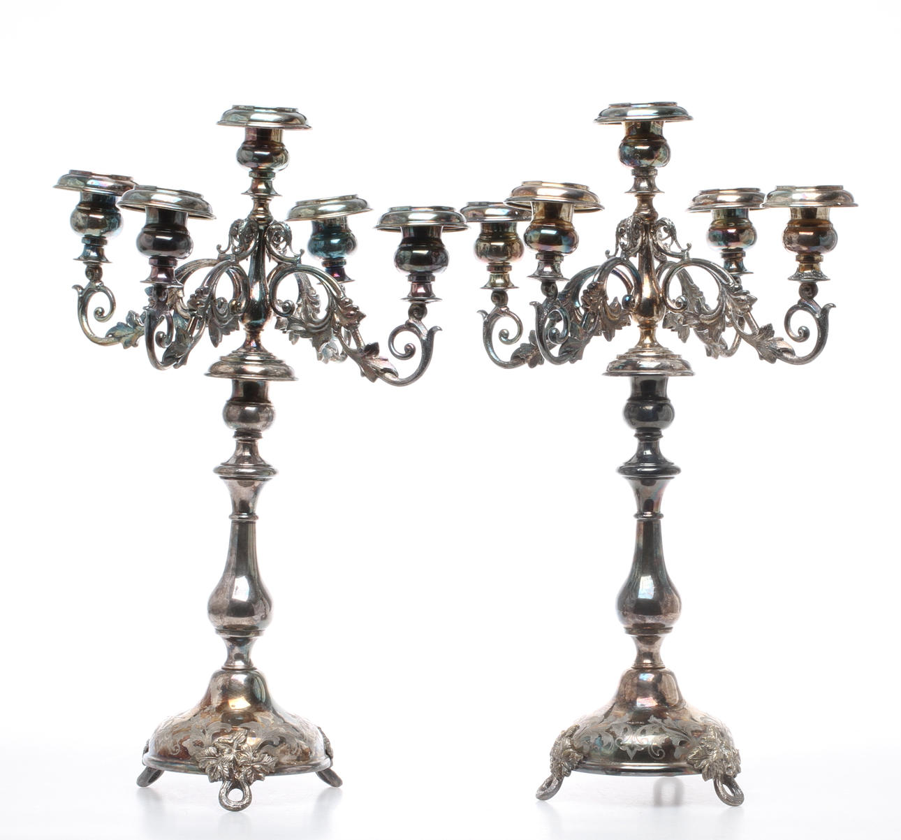 KANDELABRAR, 1 par, nysilver, för 5 ljus, omkring 1900.