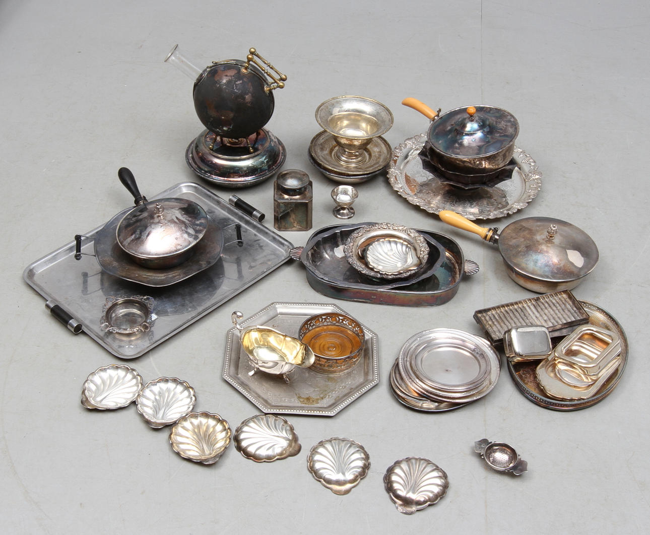 PARTI DIVERSE, mestadels nysilver.