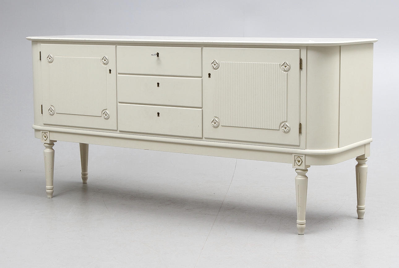 SIDEBOARD, gustaviansk stil, 1900-tal.