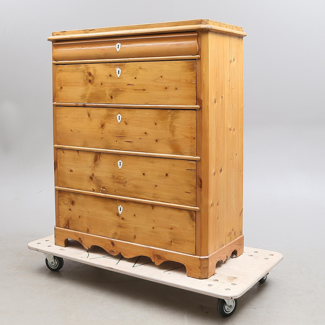 BYRÅ, trä, 1800-tal.