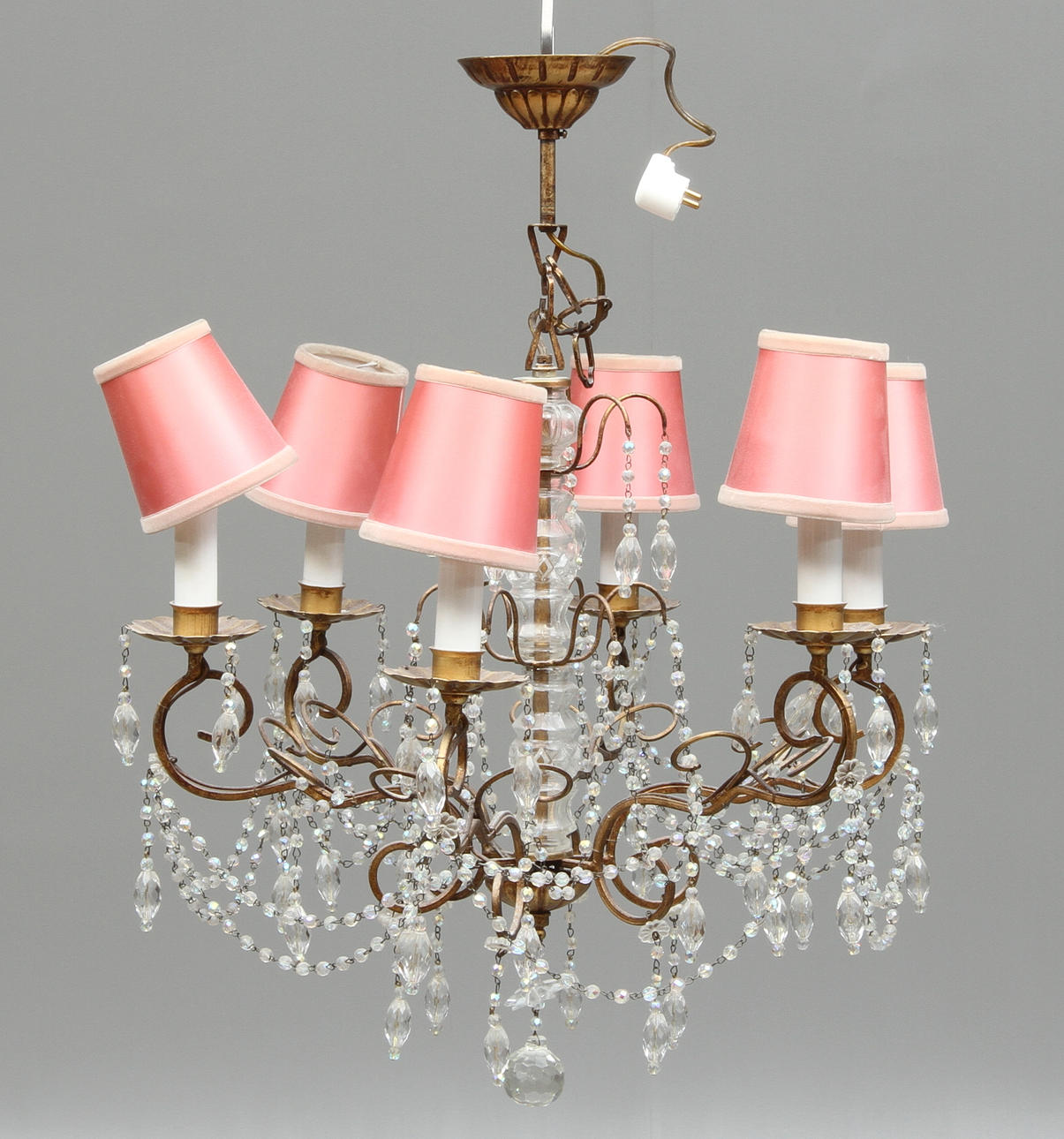 LAMPA med 6 ljusarmar, behängd med prismor, 1900-tal.