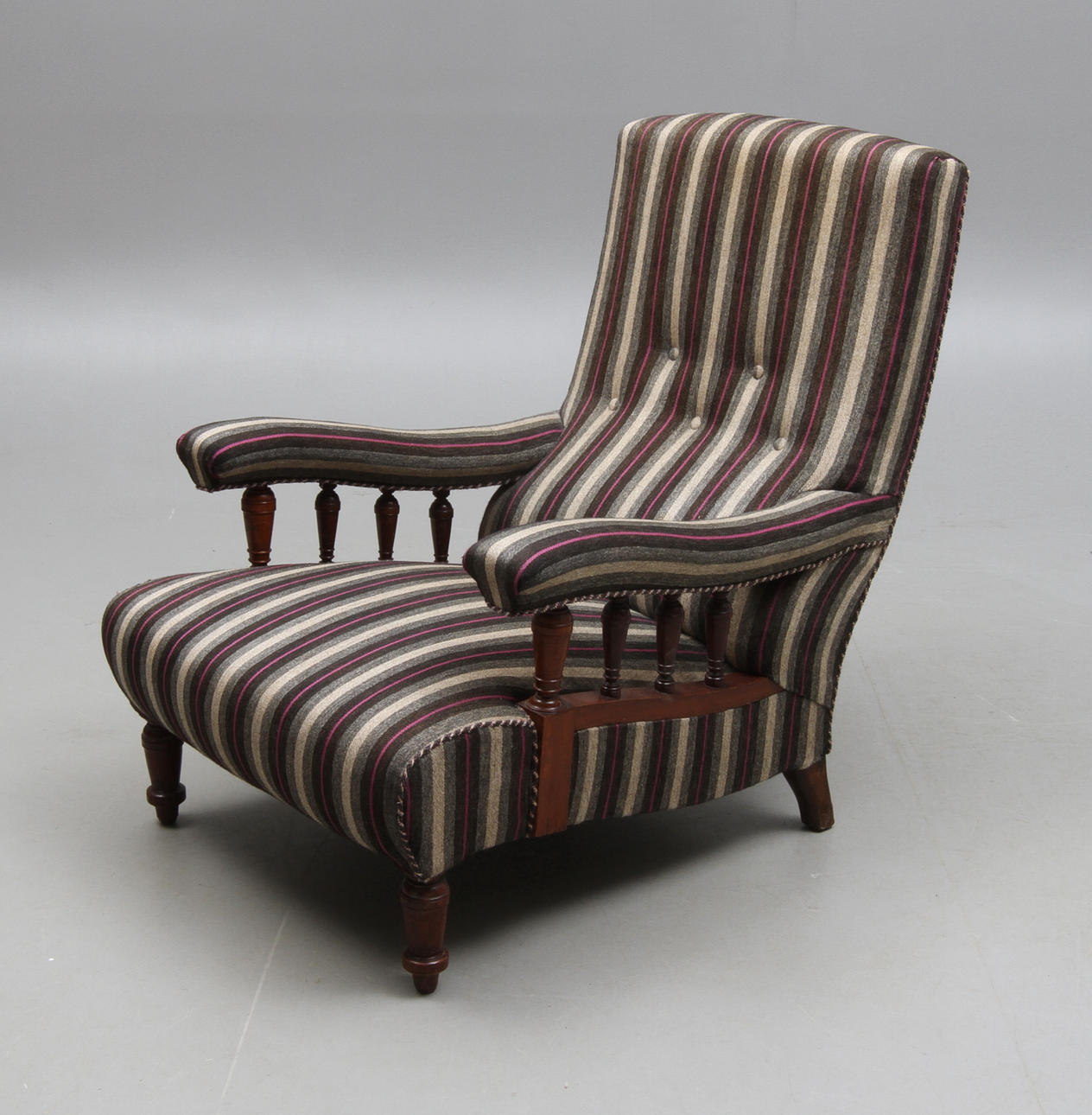 FÅTÖLJ, sk balustradfåtölj, sent 1800-tal.