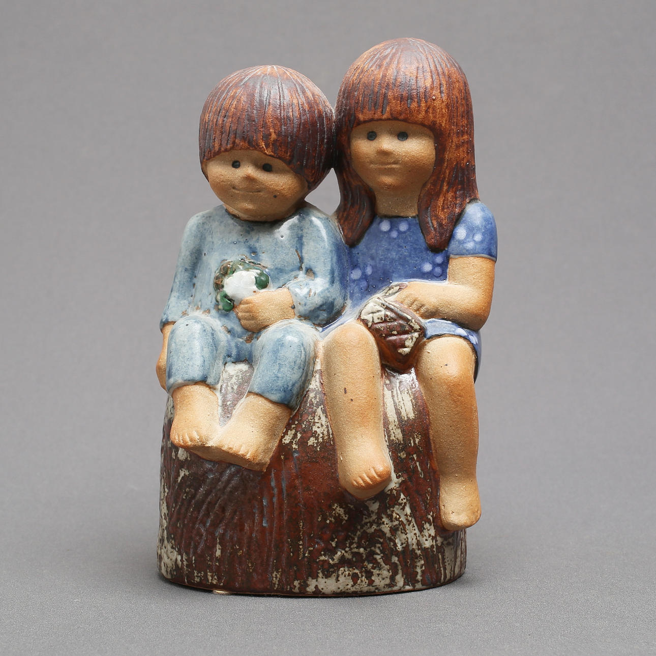 LISA LARSON. Figurin, stengods, "Syskon", Gustavsberg.